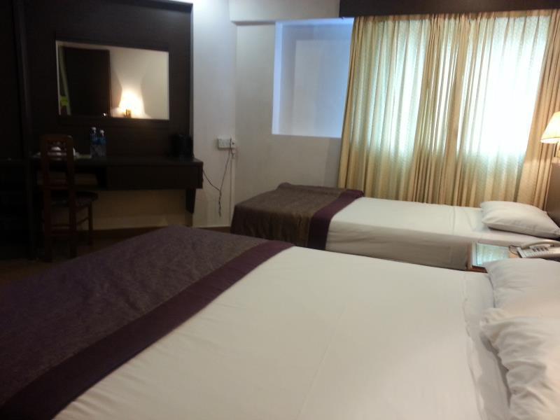 Oyo 106 Beach Hotel Сингапур Экстерьер фото